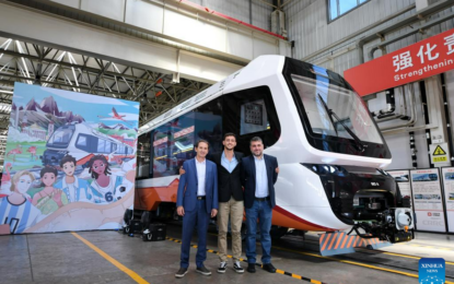 Fabricante chino produce primer tren ligero de nueva energía para Argentina