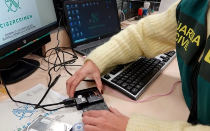 Horror en España: un papá abusó de su beba de 6 meses y difundió las imágenes en la deep web