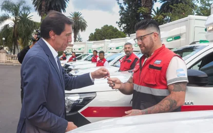«Invertir en salud es invertir en calidad de vida», enfatizó Sadir al entregar ambulancias y equipo hospitalario