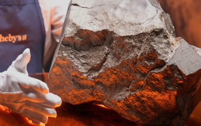 Subastaron el meteorito más grande de Marte hallado en la Tierra: pagaron 5,3 millones de dólares