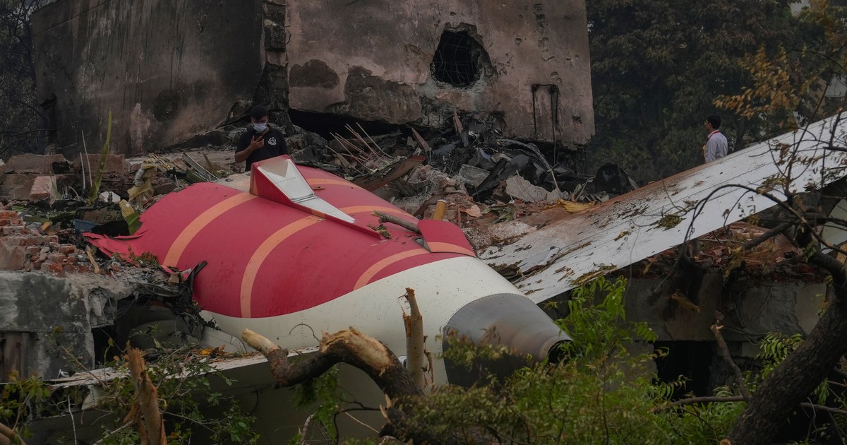 horror-tras-el-accidente-de-air-india:-familias-britanicas-recibieron-cuerpos-equivocados