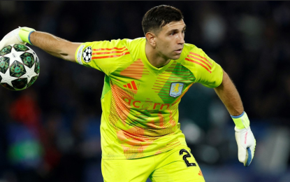 Dibu Martínez, a punto de dar el gran salto de su carrera: aseguran que pasa del Aston Villa al Manchester United por una cifra millonaria