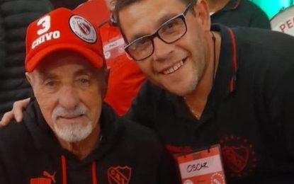 El hincha de Independiente que quedó en terapia intensiva tras sufrir una caída en el viaje a Rosario sigue grave pero hubo algunos signos alentadores