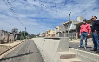 Culminaron obras de muro de contención en calle de B° Sargento Cabral, en la capital