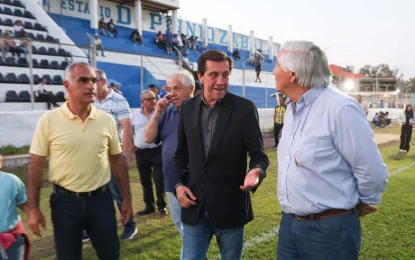 Sadir visitó el Talleres de Perico y participó de la inauguración de las nuevas luminarias del estadio