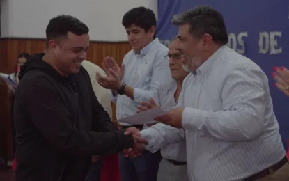 Vecinos de La Mendieta recibieron certificados en oficios con salida laboral inmediata