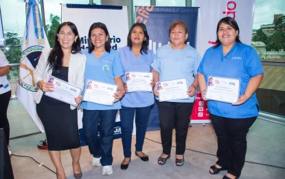 Entrega de certificaciones a CAPS que acompañan la lactancia