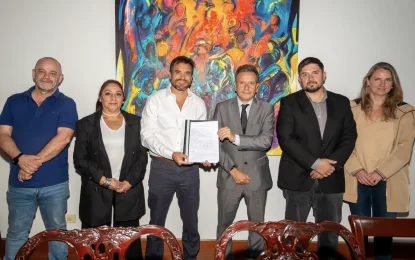 Fortalecen al turismo de reuniones, firman convenio para posicionar la provincia como destino académico
