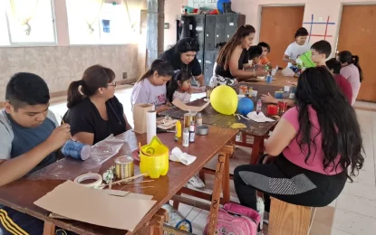 Creando con las manos: taller de reciclaje en Palpalá