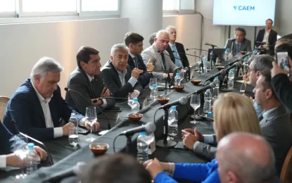 Carlos Sadir participó del lanzamiento de la Mesa Federal Minera