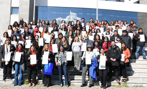Educación entregó 120 nuevas titularizaciones y anunció una próxima etapa