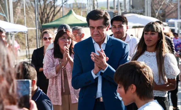 Sadir inauguró las obras de reacondicionamiento del polideportivo del barrio 240 Viviendas