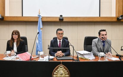 A través de la UIF, el Gobierno también se opone a que se divida el juicio por lavado contra Cristina y Máximo Kirchner Hotesur-Los Sauces