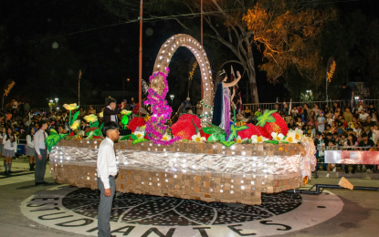 Este viernes será el desfile de carrozas de los grupos A y B